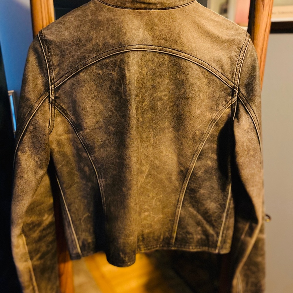 Sold - Picture 3 of 7